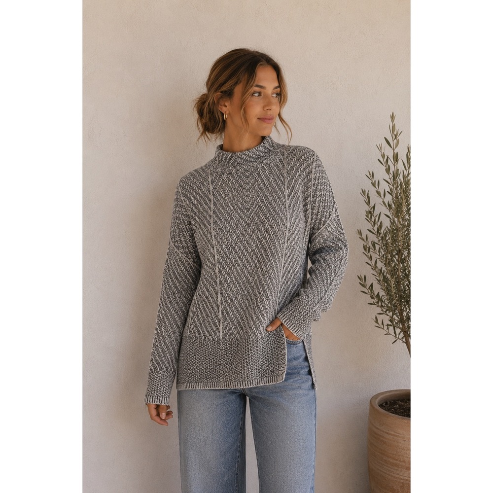 Eight Eight Eight Herringbone Knit Mock Neck Tunic Sweater Womens M Gray Knit